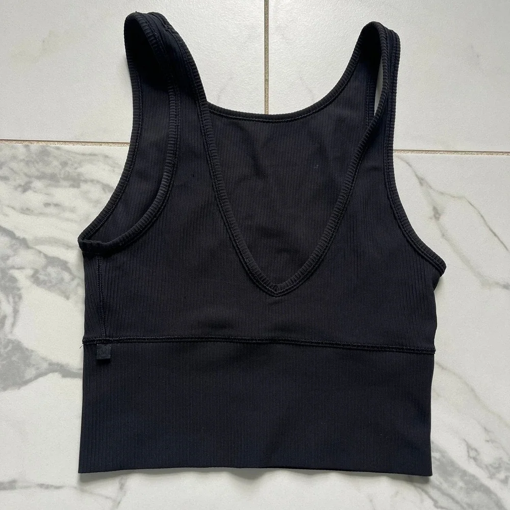 Lululemon Black Power Pivot Ribbed Tank Top Cropped Sz 2